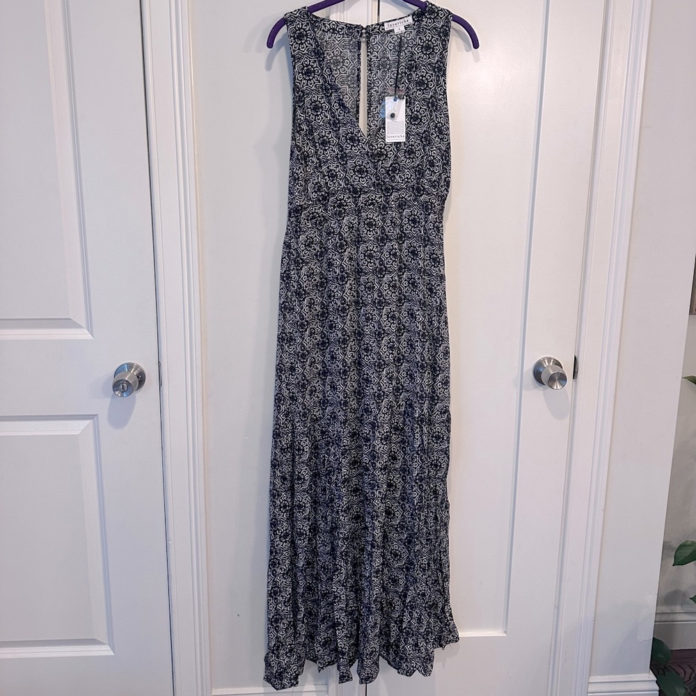 Love Rochie black and white long dress